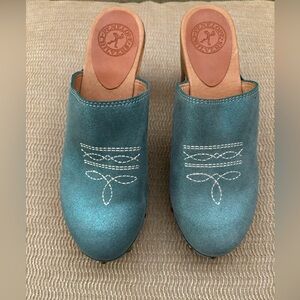 Penelope Chilvers Classic Medium Heeled Suede Clogs EU39